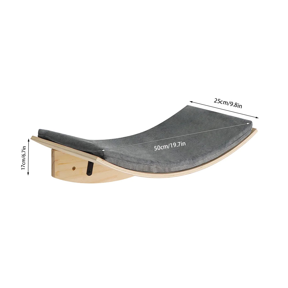 Tablette murale courbe en bois avec coussin gris, cotes 50 × 25 cm et 17 cm de hauteur