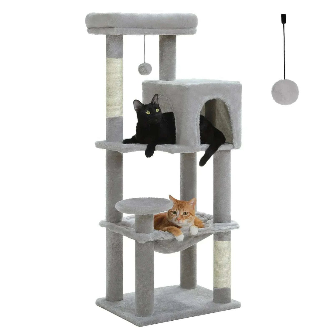 Arbre à chat design en bois élégant — en situation