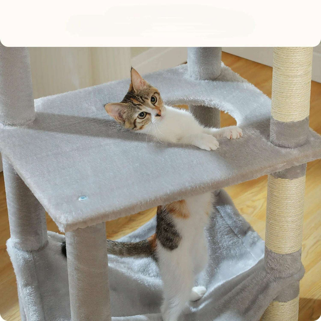 Arbre à chat style scandinave — vue en perspective