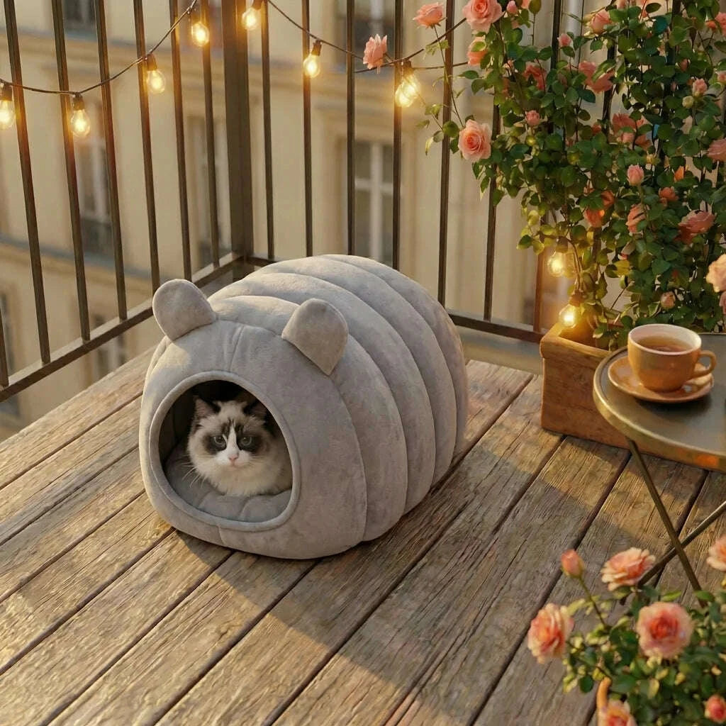 Maison cocoon pour chat en forme de chenille — vue d'ensemble