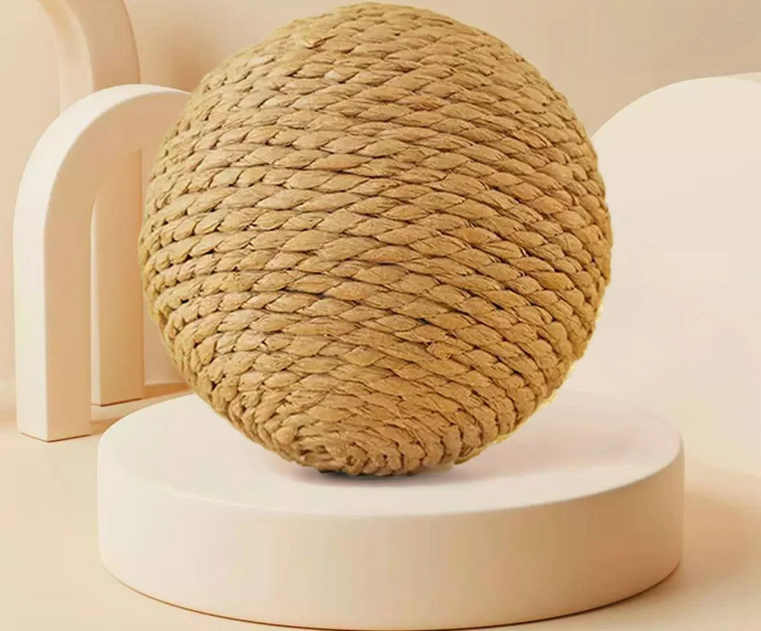Sisal scratching ball for cats, beige