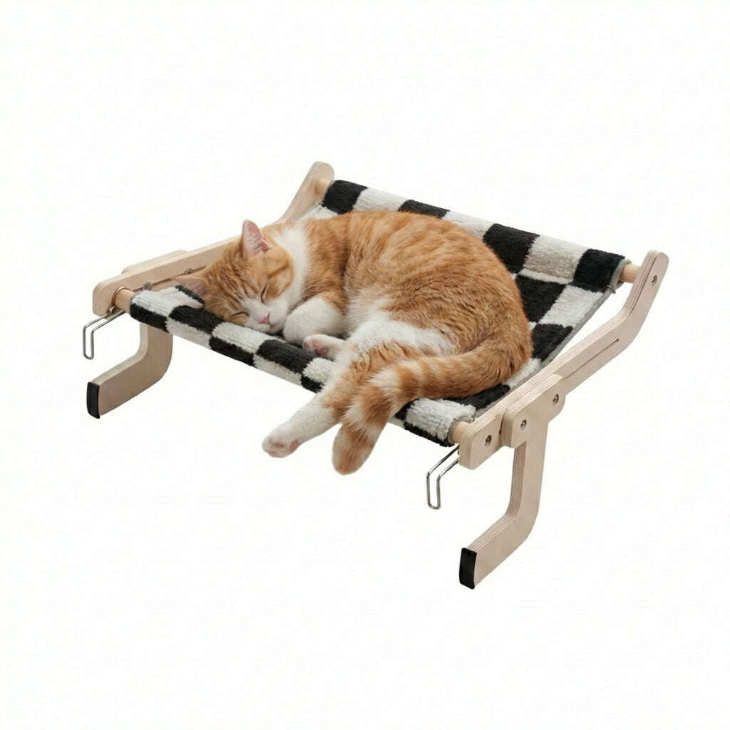 Hamac design en bois pour chat sur radiateur — en situation