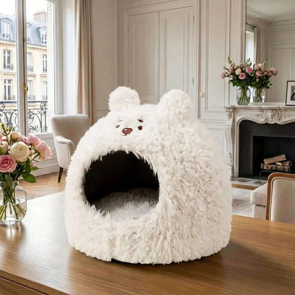 Cabane pour chat intérieur en style cosy — vue de côté