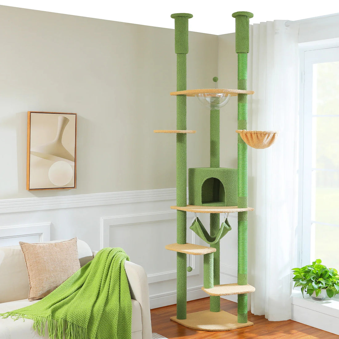 Arbre à chat télescopique multi-niveaux