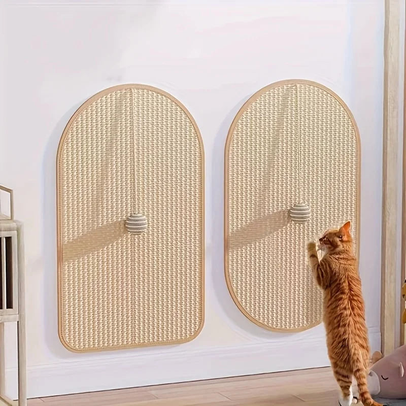 Cat scratching the wall-mounted sisal scratching mat