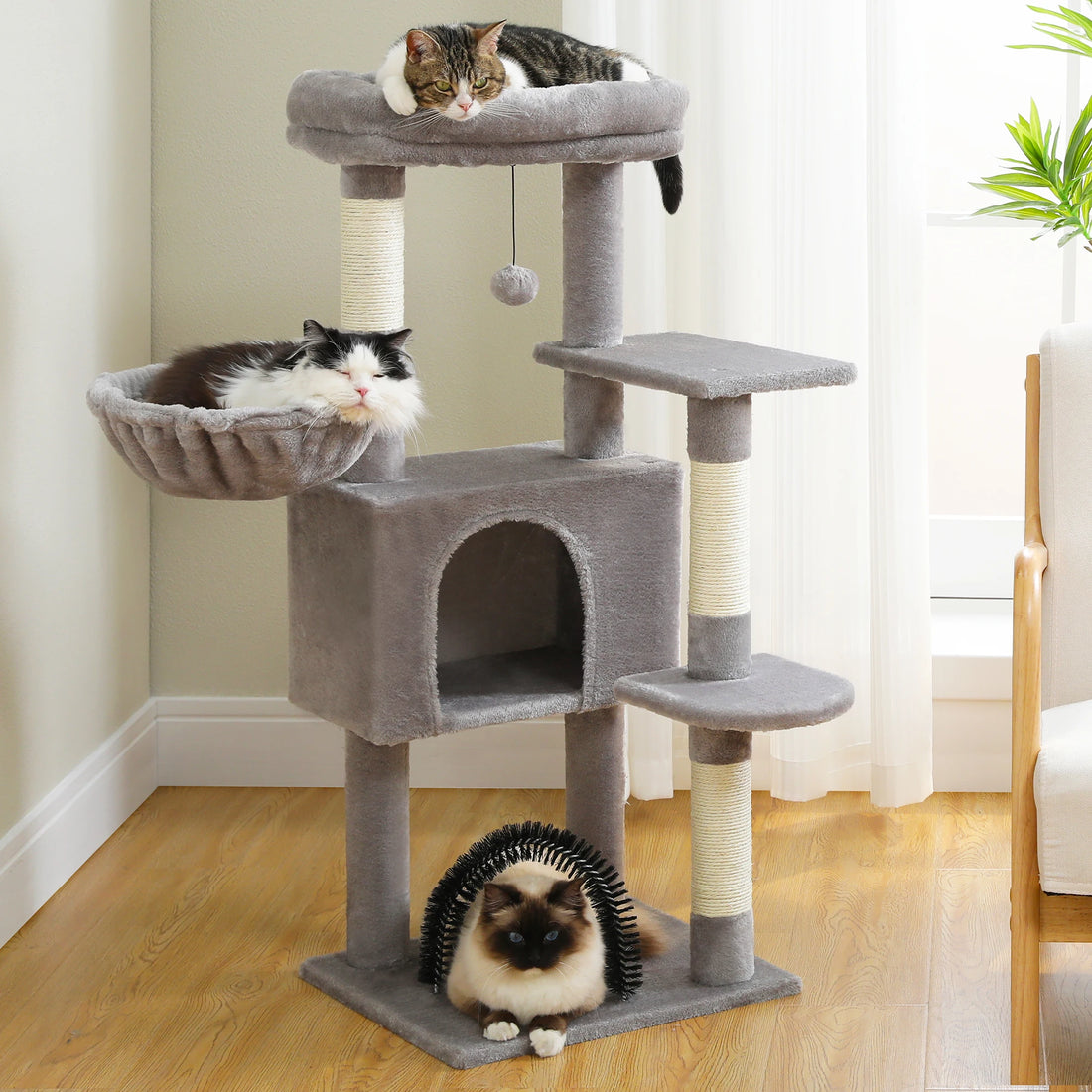 Arbre à chat blanc avec niche ronde
