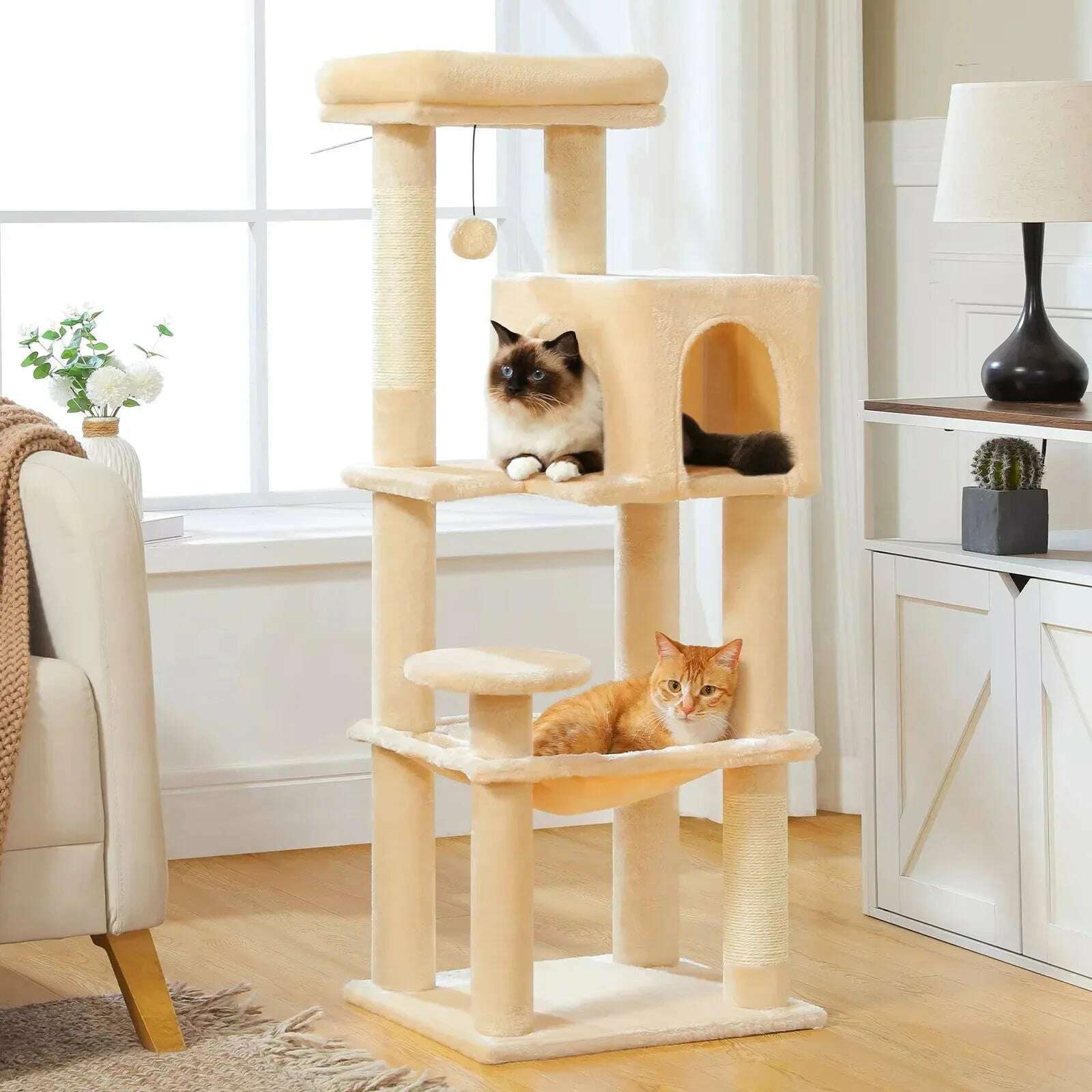 Arbre à chat design en bois élégant — vue d'ensemble