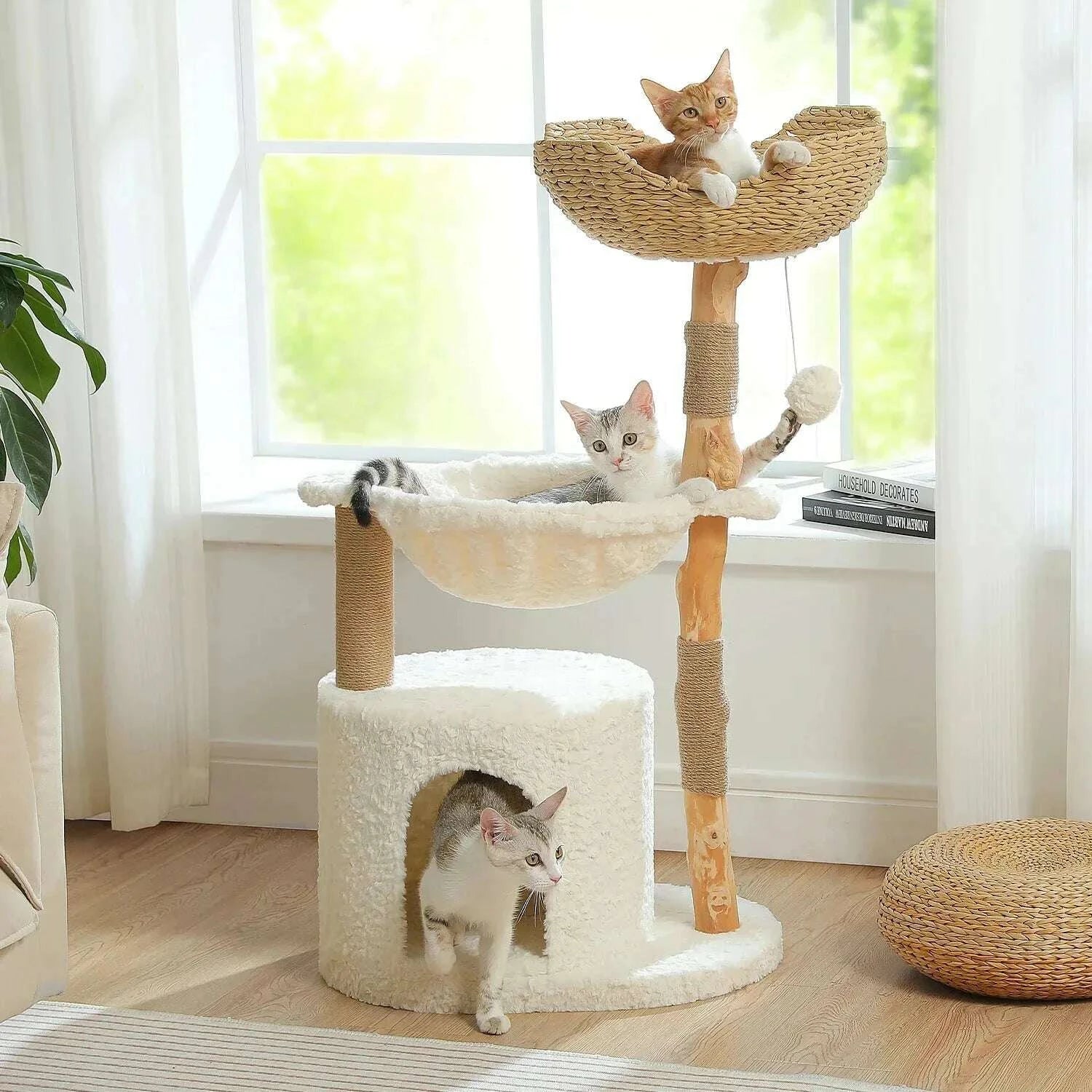 Petit arbre à chat en bois massif — vue de côté