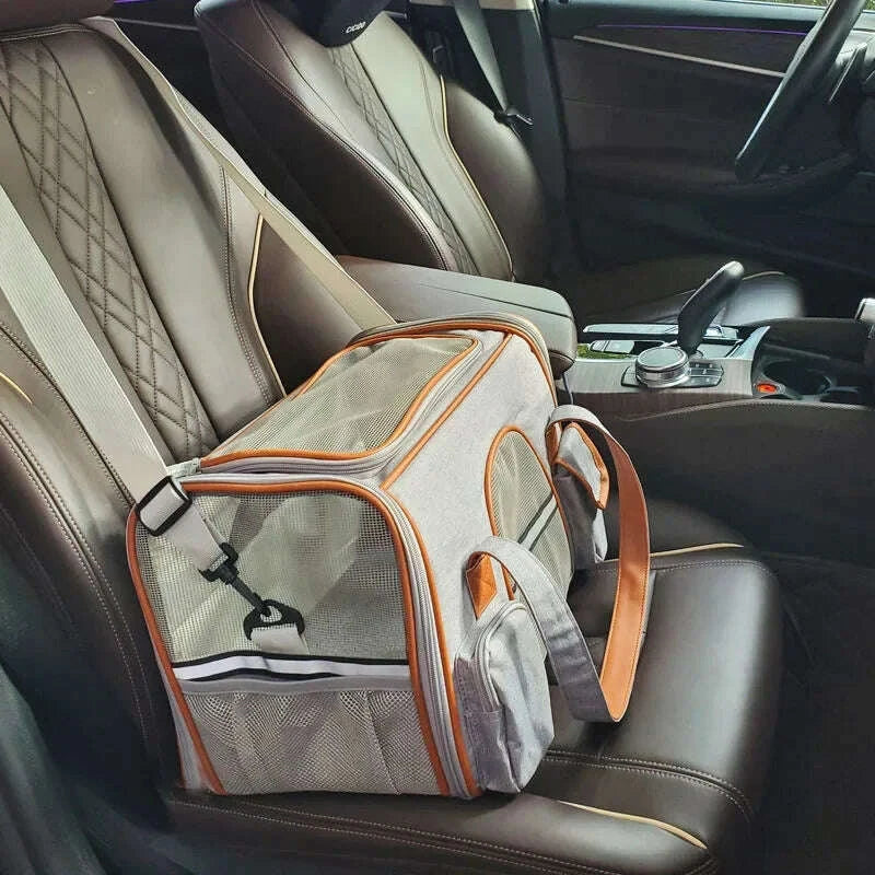Sac de transport pour chat souple et pratique — en situation