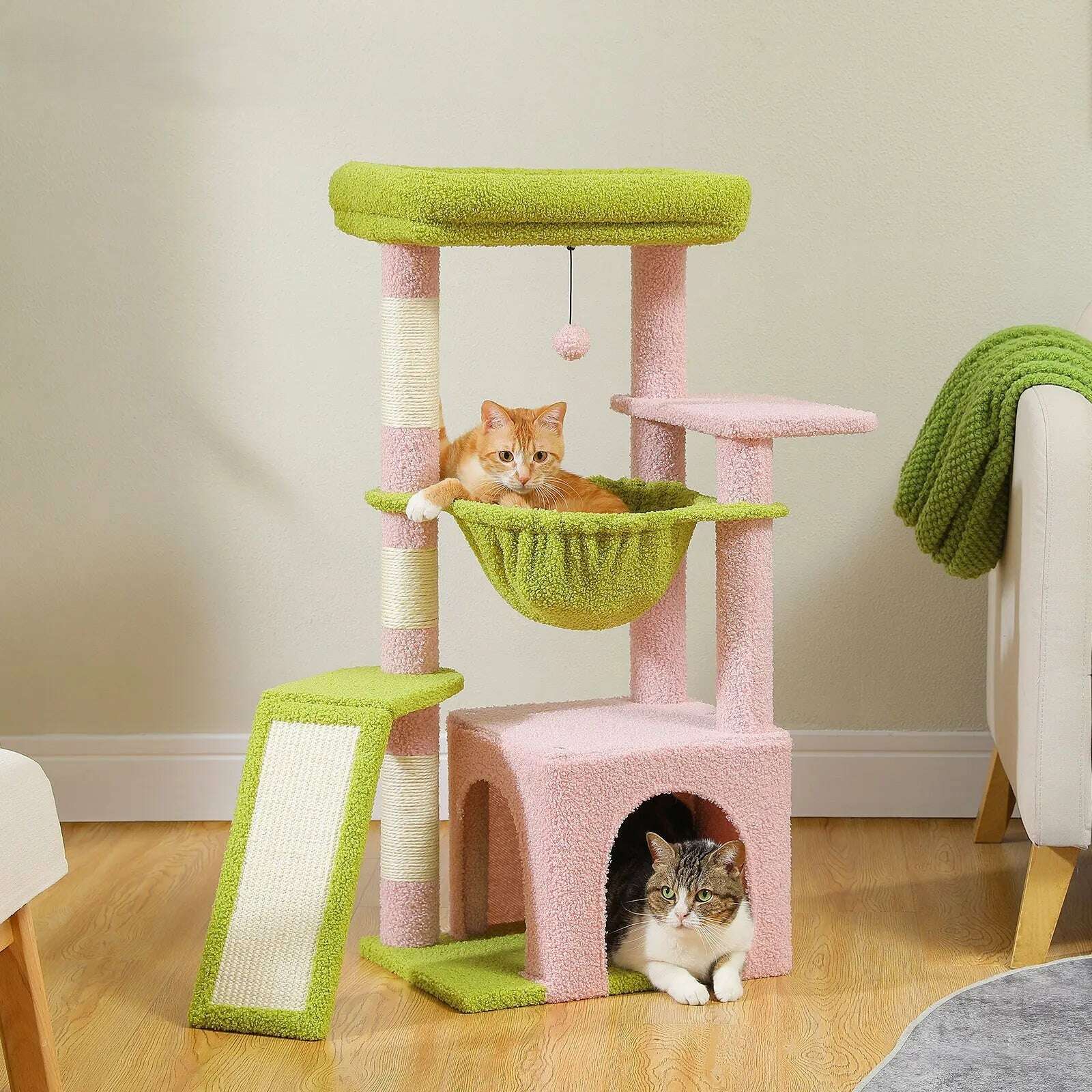 Petit arbre à chat avec hamac intégré — vue zoom